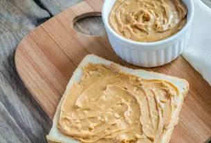 standard label 500g 1152 2,43 28% Protein Peanut Butter 100 % smooth with jar & standard label 900g 1056