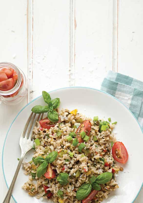 ZESTY RICE SALAD Ingredients 3 cups cooked, wild and brown rice 4 tbsp (60 ml) olive oil Juice of 2 3 limes or 1 lemon Sea salt and freshly ground black pepper 1 small green pepper, de-seeded and