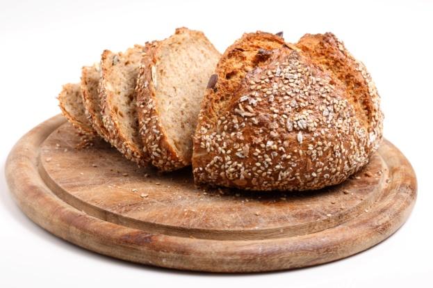 Bread enriched with seeds of High-oleic sunflower significantly improves the daily intake of fat, fiber, alpha-tocopherol and linolenic acid.