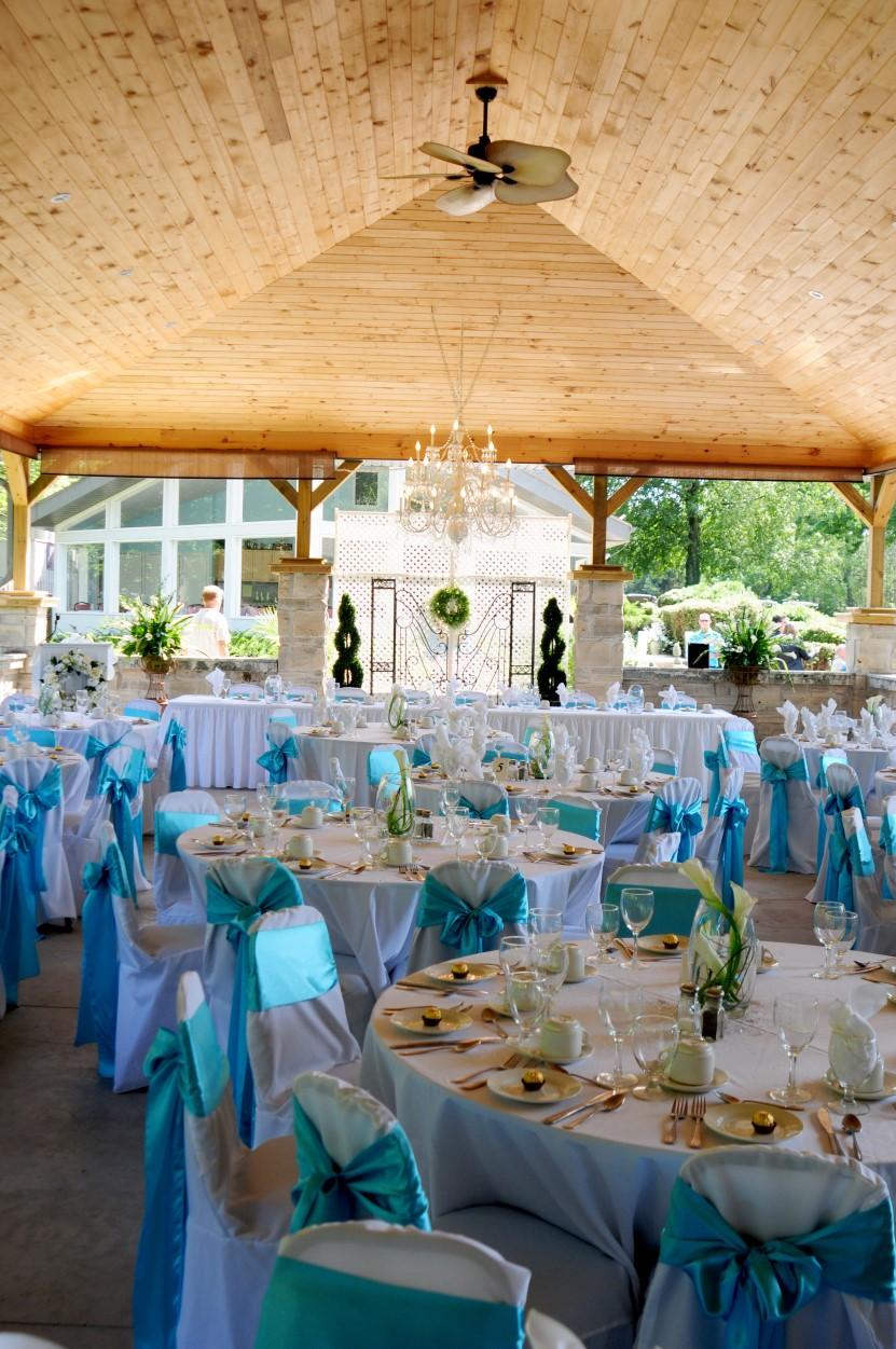 Surrounded by the natural landscape of the Carolinian Forest, our wedding experience offers a harmonious blend of old world charm and modern cuisine, nestled in a gorgeous natural setting.
