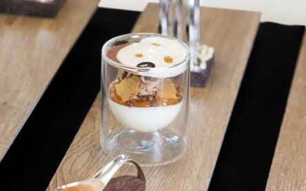 edition desserts and visuals using simple ingredients Varying these desserts in the form of mini gateaux or verrines to enrich your store s windox display or your catering operations DURATION