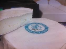Cheesemakers to ensure finest quality. Aged for approximately 8 weeks, it becomes becomes creamier as it matures. Pasteurised Vegetarian Rennet 1.