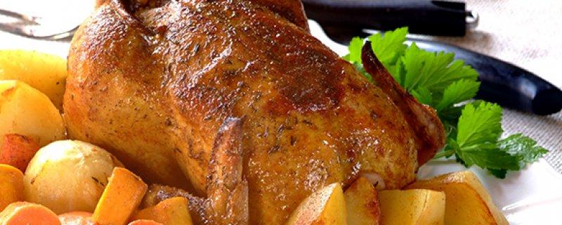Roast Chicken with Bacon, Herb and Nut Stuffing Sunday 15th July COOK TIME PREP TIME SERVES 01:25:00 00:25:00 6 Try this recipe for a deliciously seasoned roast chicken that is juicy in the middle