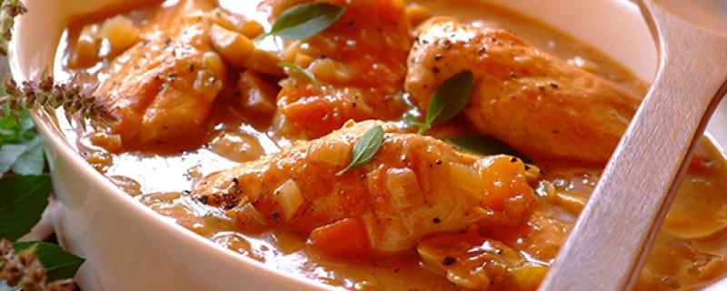 Herby Chicken Stew with Tomatoes and Mushrooms Tuesday 10th July COOK TIME PREP TIME SERVES 00:40:00 00:15:00 6 Mushrooms and mixed herbs give this chicken stew added flavour.