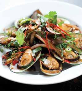 HOLY BASIL MUSSELS 招牌青口貝 Stir fried Mussels with
