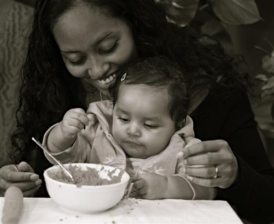 Introducing Solid Food to Baby From 6-9 Months and 9-12 Months Welcome to FoodShare s Baby Nutrition Handout!