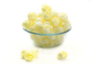 White Lily (White Chocolate) Quantity: 224 pieces Size: 27mm diameter DECS040 Clover Hill Edible Wafer