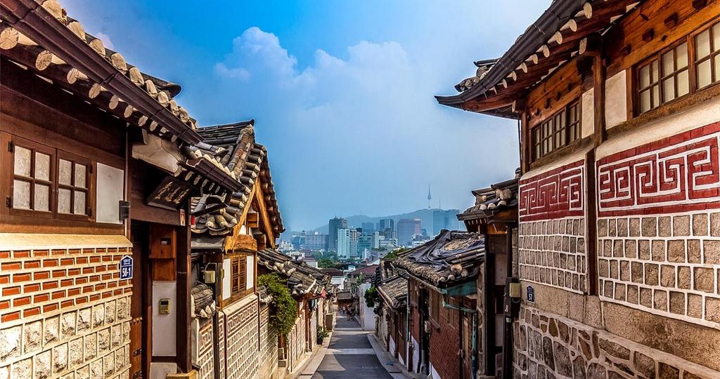 DISCOVER SEOUL Traditional Village Historical neighborhood dating back to