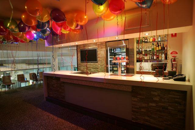 conditions. Options Tavern is a dynamic and modern bar nested within the Westfield Shopping Centre at Helensvale.