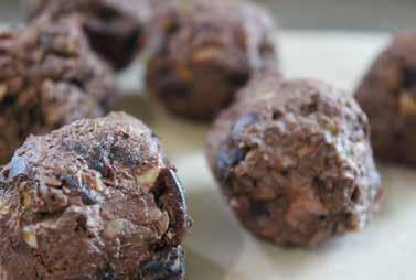 Pistachio cocoa balls 20 shelled pistachios, finely chopped 1 tsp coconut oil 1 heaped tbsp of coconut cream (use the fat part from a tin of coconut milk) 50g pitted dates,