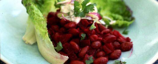 Serves 4 5 Preparation time: 25 minutes Cooking time: 3 1 /2 4 1 /2 hours Slow cooker size: standard 1 tablespoon olive oil 1 large onion, chopped 500 g (1 lb) raw beetroot, peeled and finely diced 2