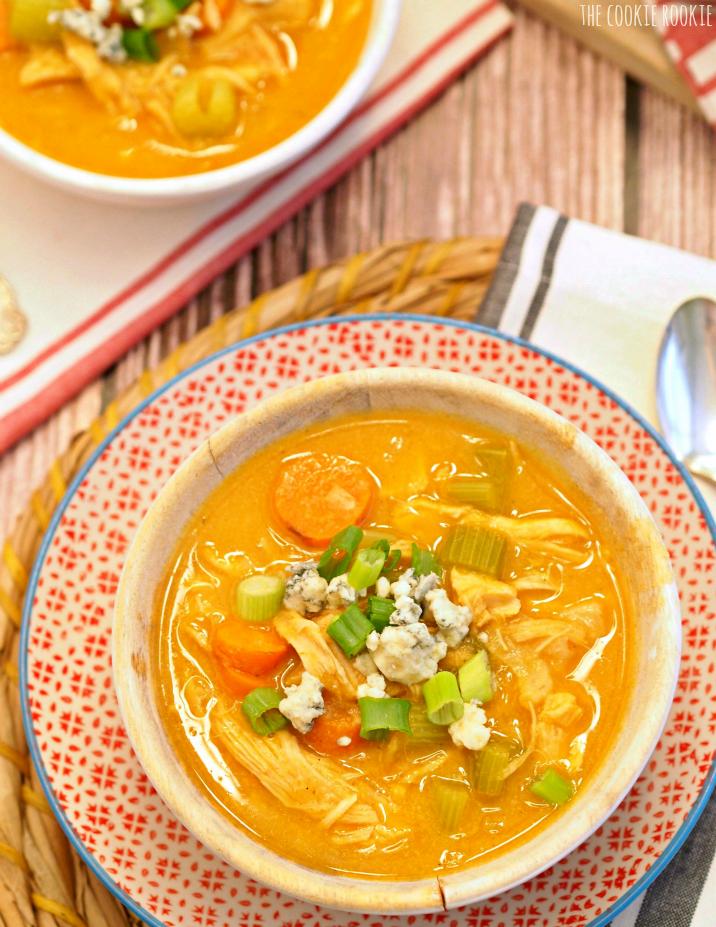 Skinny Buffalo Chicken Soup (Serves 6) 21 Day Fix Containers: 1 Red, 1 ½ Green, ¼ Yellow 2 pounds of cooked and shredded rotisserie chicken 3 tbsp of ranch seasoning* 1 large head of cauliflower