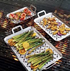 VIDEO THE SIMPLE WAY TO GRILL CORN EASY VERSATILITY ON ANY GRILL NEW & EXCLUSIVE CORN GRILLING RACK Just place your prepared cobs onto the rack, carry it to the grill with the tray s convenient