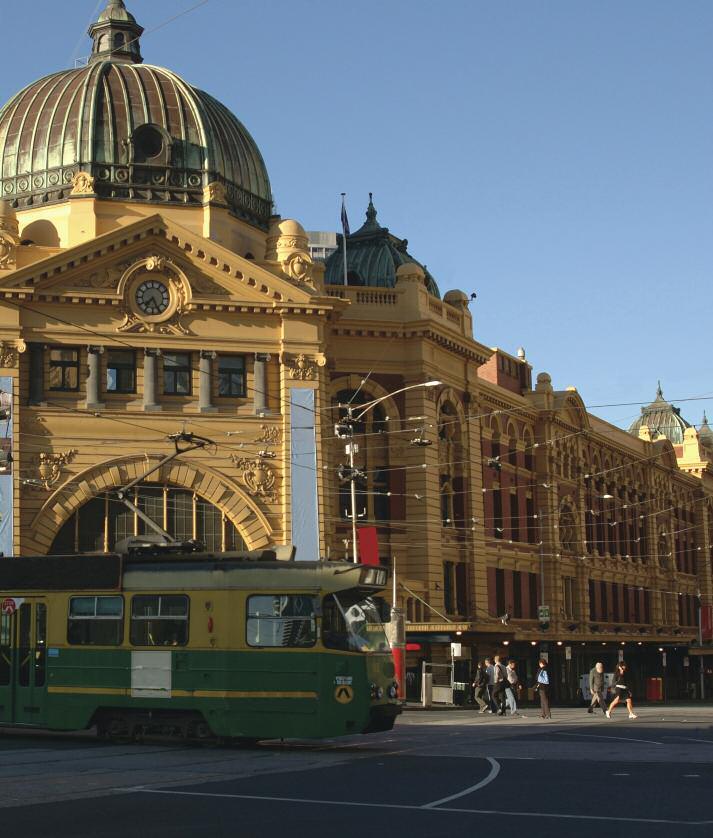 FLINDERS STREET PACKAGE Freshly brewed coffee and a selection of teas Fresh fruit bowl on arrival Daily newspapers Delegate refreshments including mints and mineral water Morning and afternoon tea