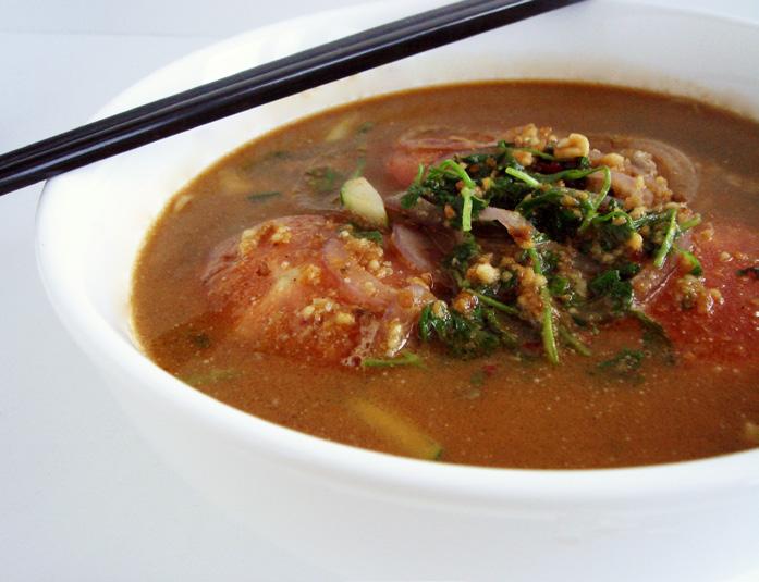 PHO : VIETNAMESE RICE NOODLE SOUP The quintessential Vietnamese noodle soup!