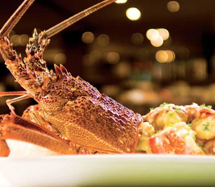 Live Lobster Premium Banquet Menu Barbecued mix platter with suckling pig 美滿姻緣乳朱拼盤 Shredded duck