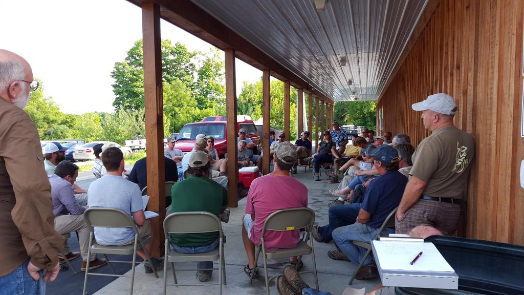 Finger Lakes Grape Program August 31, 2016 Tailgate Recap August 31, 2016 (continued from page 3) Gillian Trimber but we recommend avoiding applications of foliar nitrogen at this time of year, as