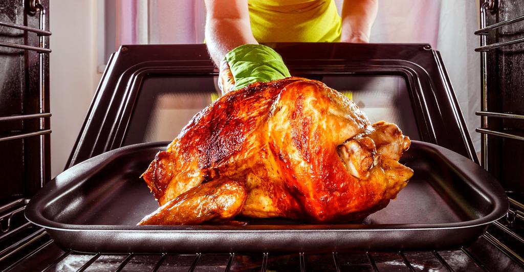COOKING YOUR TURKEY Firstly, consider cooking your stuffing in a separate roasting tin. The bird will cook more easily and the cooking guidelines will be more accurate if it isn t stuffed.