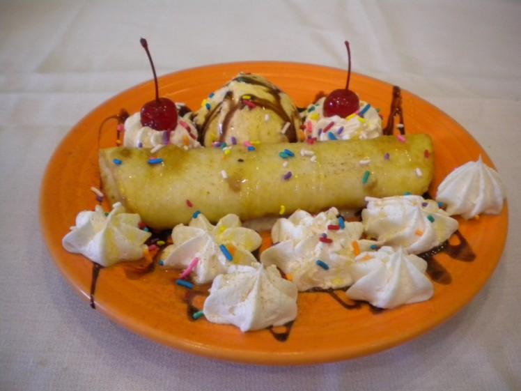 Desserts Sopapilla - 1.99 Fried flour tortilla topped with honey, cinnamon and butter. Sopapilla with Ice Cream - 2.
