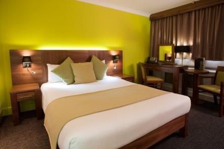 Visitor Bed & Breakfast Accommodation Conference Aston Hotel On-campus, four star standard accommodation Aston University s modern campus hotel, with 163 ensuite bedrooms offering exceptional quality