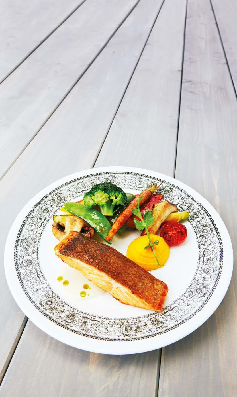 .. 3950 Grilled salmon with roasted vegetables and carrot puree