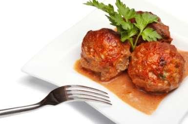 Moroccan Lamb Meatballs Servings: 4 Net Carbs: 2g Meatball 1 pound lean ground lamb 2 tablespoons fresh chopped mint 1 tablespoon fresh chopped cilantro ½ tablespoon fresh chopped thyme 2 cloves