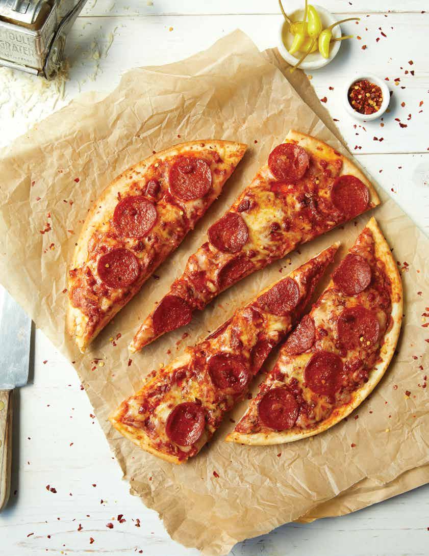 S5220 MEAT LOVERS ZAP A SNACK Pizza de pan francés con surtido de carnes para microondas Shredded mozzarella cheese, sausage crumbles, and pepperoni. 5.65 ounces per portion 6 per.