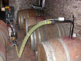 APPLICATIONS DN Pump Transfer of wine from stainless steel tanks to wood