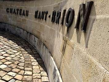 Haut-Brion 95 97 * 53 M 41 CS 6 CF Super concentrated black fruit aromas, with just a tinge of oak, and a whiff of ripe menthol and peppermint. Brooding, with tar and violet complexity.