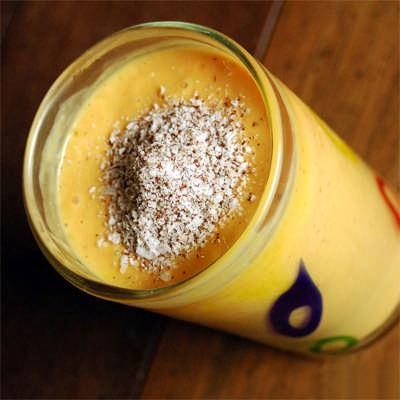2 tablespoons Virgin Coconut Oil (melted) 2 tablespoons flax seeds (ground) crushed ice (optional) Put yogurt, banana, egg yolk, flaxseeds and coconut oil in a blender. Blend it at medium speed.