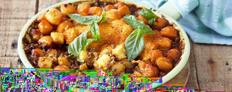 Gnocchi with Cheesy Mince Bolognaise Wednesday 23rd May COOK TIME PREP TIME SERVES 00:40:00 00:05:00 4 This tasty meal uses ready-made fresh gnocchi with a home-made cheesy sauce that the whole