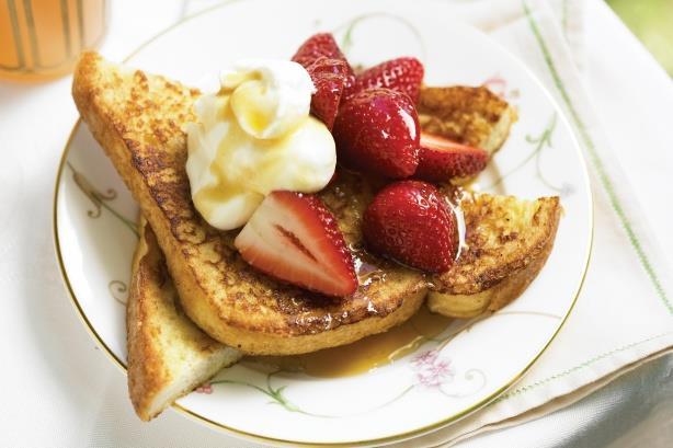 Lesson 4 Production: French Toast with Balmasic Strawberries Work in pairs Balmasic Strawberries Knife 6 strawberries Saucepan ¼ cup water Chopping board 1 Tablespoon sugar Wooden spoon and measuring