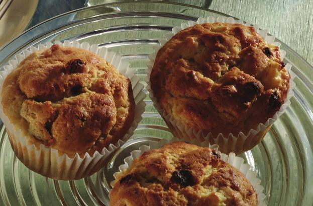 Apple & Raisin Muffins 10 single serving muffins. Ingredients (for 10 muffins) 300g/110oz plain flour 1 x 5ml tbsp baking powder 340kcal and 8.