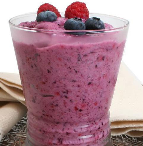 Very Berry Shake 1 cup frozen raspberries 1/2 cup frozen blackberries 1/2 cup frozen blueberries 1/2 cup non-fat plain yogurt 1 scoop vanilla whey protein 1