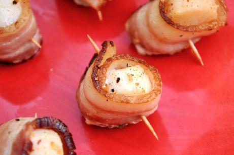 SIDES Bacon Wrapped Scallops Ingredients (Makes 12 Servings): 4 tbsp coconut oil 3 garlic cloves, minced Dash of sweet paprika Dash of salt and pepper 12 fresh scallops 6 slices nitrate free bacon,
