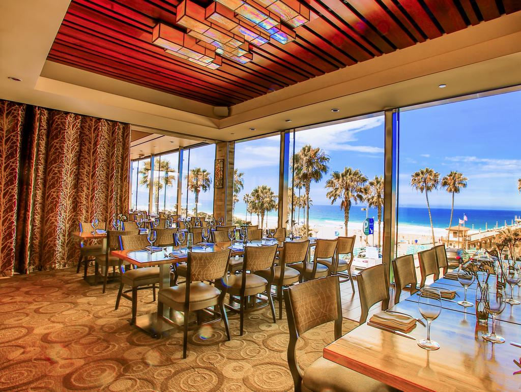 SEMI-PRIVATE DINING ROOM The PDR on level 3 is a special room with floor to ceiling windows and a breathtaking 180-degree view of the Pacific Ocean & Manhattan Beach Pier.