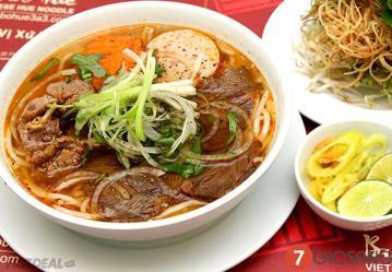Vermicelli combo (Bún nem thịt nướng) $9.99 Served with grilled pork, egg roll and grilled sausage Contains peanuts.
