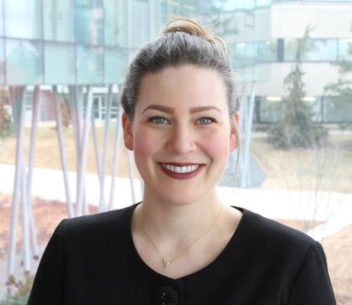 JENNIFER KELLY BROCK UNIVERSITY My research involves optimizing a traditional winemaking style and tailoring it for the New World by incorporating innovative strategies with time-honoured methods.