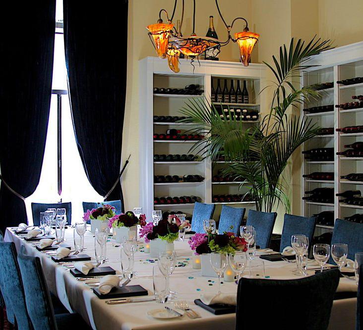 PRIVATE DINING Opened in June 1997 by famed restaurateur/designer Pat Kuleto and Chef Mark Franz, Farallon is located in the heart of San Francisco s Union Square in the historic Elks Building.