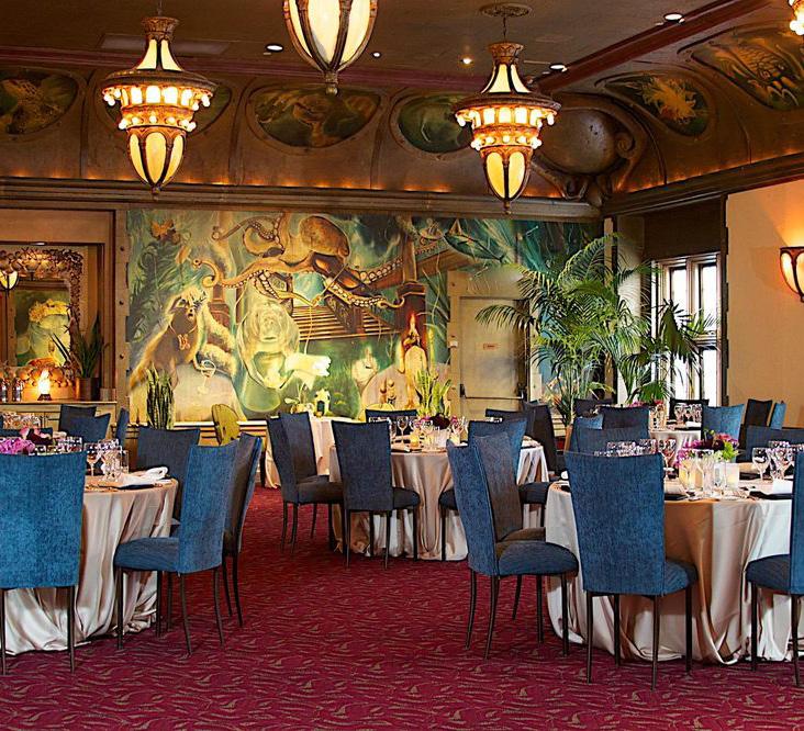 The Osetra Room with its 10-foot French windows, seats a maximum of 32 guests without the use of AV and 24 with AV equipment. Beautiful porthole paintings provide the perfect accent to this room.