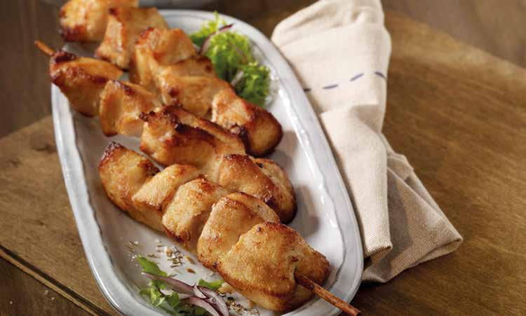 POULTRY SPECIALTIES CHICKEN FILLET SKEWER Juicy skewer with chicken breast fillet pieces, harmoniously refined with