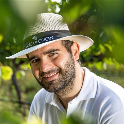 Since 2012, Gonzalo has also been leading another boutique winery in the group: Viña Casablanca, a joint-venture with Laroche in Chablis, France.