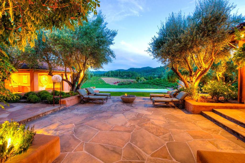 Bellisimo Vineyard Estate 8322 Franz Valley Road, Calistoga, known as the Bellisimo Vineyard Estate, adjoins the exquisite 500+acre Montana estate, and is one of the valley s most prized residences,