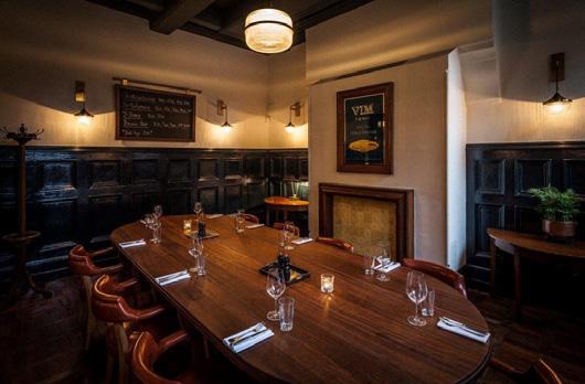 184 186 DEANSGATE, MANCHESTER M3 3WB Hawksmoor Manchester, located in a beautiful Grade II listed Courthouse building on Deansgate, features a 139 cover restaurant alongside an intimate bar, with a