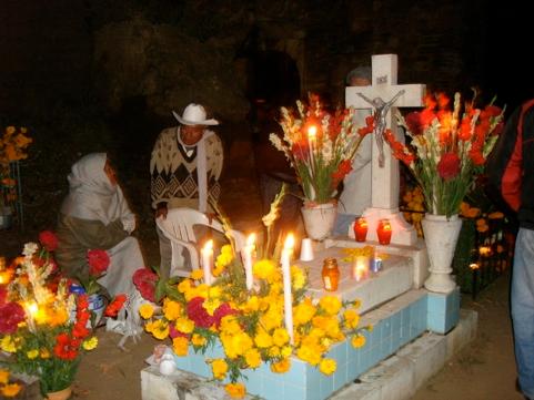 The elaborate initiation of Plaza de los Muertos takes place in various markets around the city, with largest celebration occurring in the Mercado de Abastos (Market of Supplies).