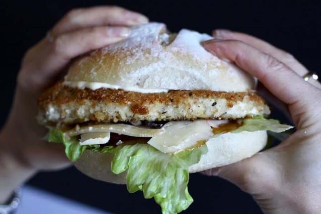 HERB CRUSTED CHICKEN BURGERS 10 min 12 min 4 These are perfect for Friday nights instead of getting take-away!