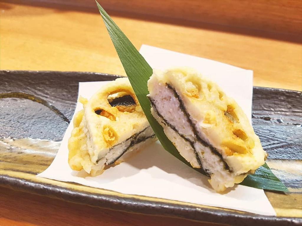 ❶ White fish yubiki ( 湯引き )salad ❷ Free