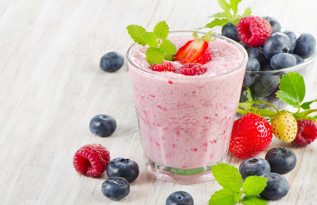 ¾ cup orange juice 2½ cups raw spinach leaves medium banana ½ cup fresh strawberries, halved cup pomegranate juice ½ cup strawberries, halved ½ cup blueberries ½ cup raspberries ½ banana medium