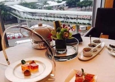 LUNG KING HEEN Type of cuisine: Guangdong, Fine Dining, Stir-Fry Tel: +852-31968880 Mon-Sun 12:00-14:30 Mon-Sun 18:00-22:30 Address: Podium 4, Four Seasons Hotel Hong Kong, 8 Finance Street, Central,