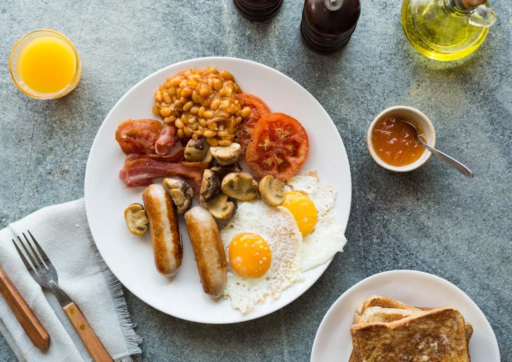 GOLD MEDAL Full English Breakfast [ With a Twist ] WATCH VIDEO FRY 30 15 375 g Eskort Gold Medal Pork Sausages 200 g Eskort Rindless Streaky Bacon 2 tomatoes, sliced into thick slices 250 g white